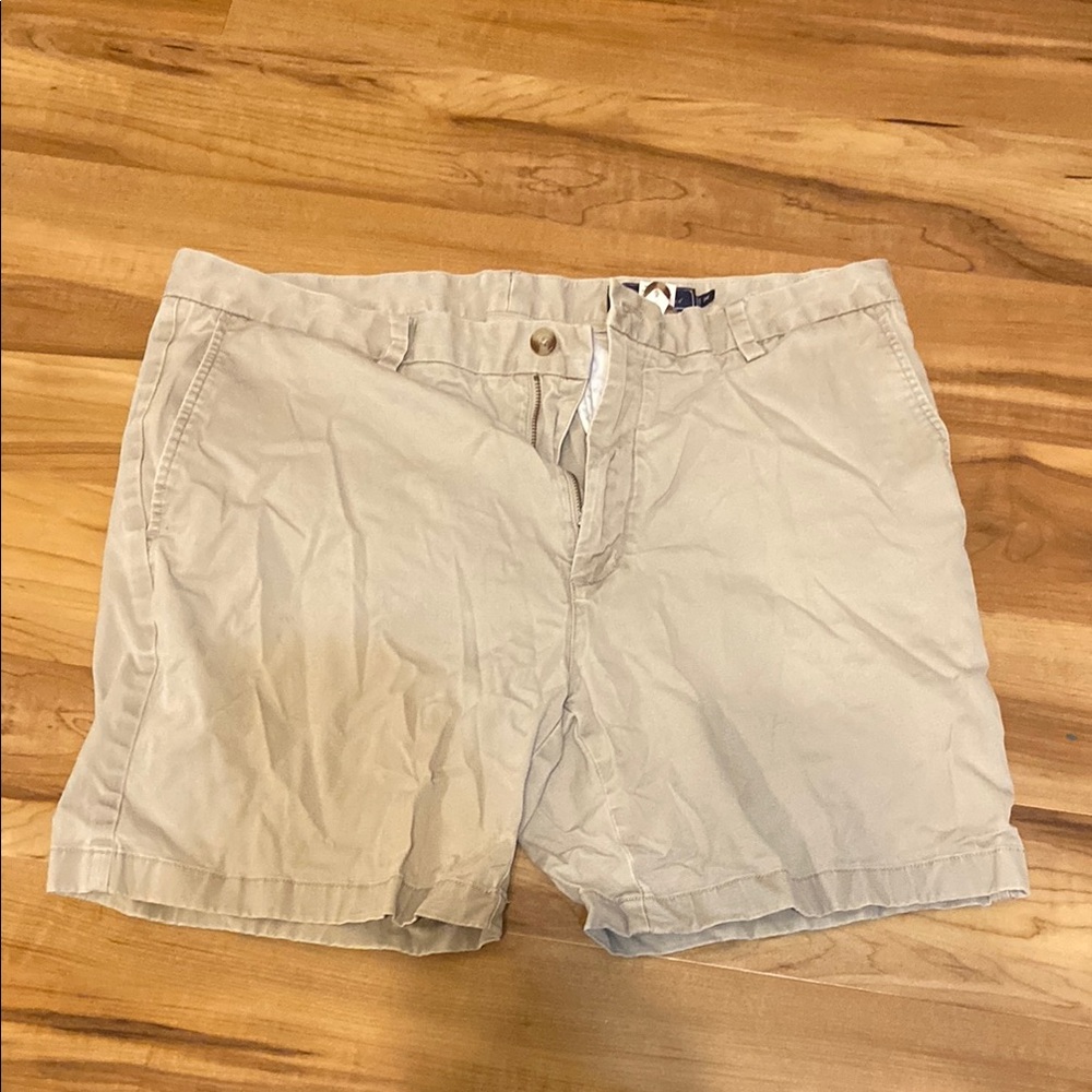 Vineyard Vines Tan Flat Front Shorts